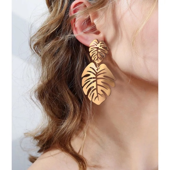 Silver Tone Leaves Earrings - Picture 3 of 4